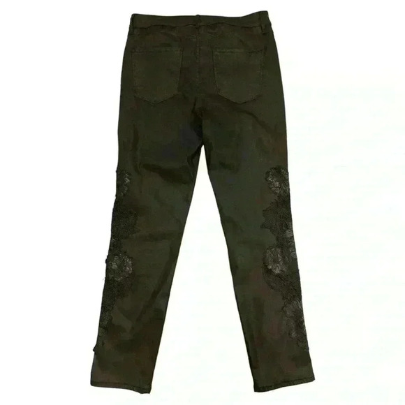 White House Black Market High-Rise Coated Denim & Lace
Slim Jeans Size 10 - Picture 9 of 14